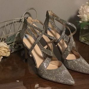 Nine West NEW Size 9 Silver/Gold Sandals